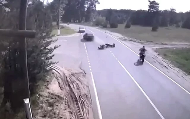  Во Владимирской области 13-летний подросток на&nbsp;мопеде устроил &laquo;замес&raquo; на перекрестке