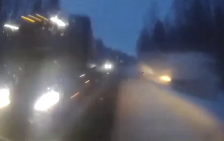  Две женщины разбились на трассе в Ленинградской области