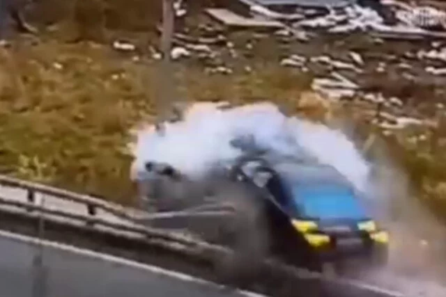  В Москве угонщик угнал Maybach за 21 миллион рублей и попал на нём в ДТП