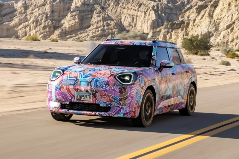 Mini прогревает младший кроссовер Aceman перед премьерой, он должен стать хитом