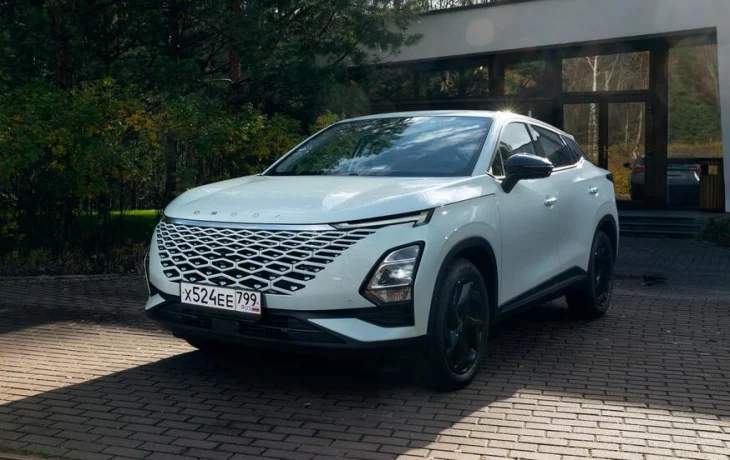 Кроссовер Omoda C5 получил в России новую базовую версию и подешевел