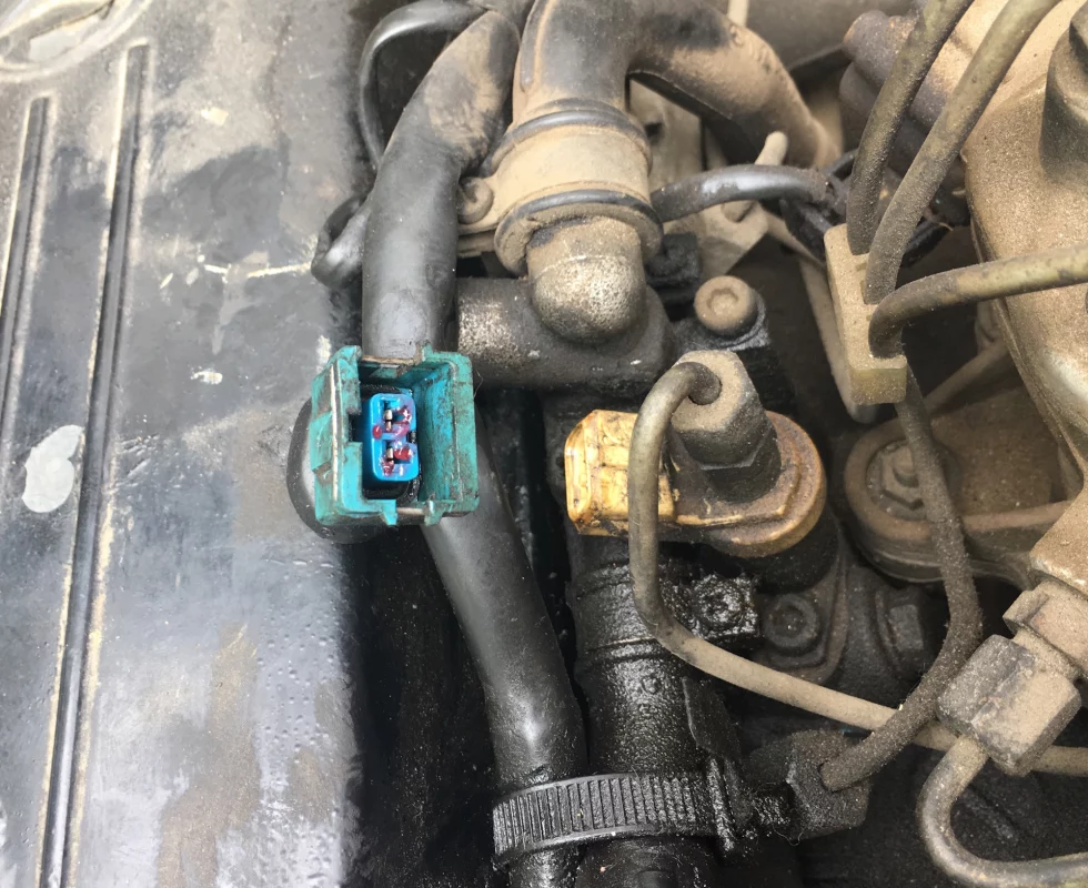 Проверка пусковой форсунки W201