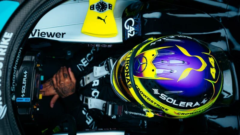 &laquo;Меня вытолкнули с трассы&raquo;. Льюис Хэмилтон получил предупреждение