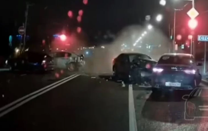  В Красноярске пьяный водитель разбил несколько машин и пытался сбежать