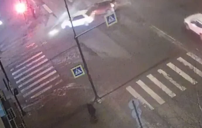  &laquo;Вину в ДТП не признает&raquo;: в Красноярске женщина решила развернуться и попала в ДТП