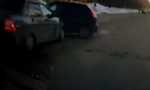  ДТП в Тольятти на Революционной: &laquo;Калина&raquo; выезжала со второстепенной и не пропустила &laquo;Приору&raquo;.