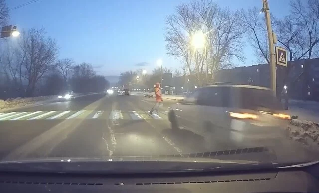  79-летний пенсионер сбил подростка на пешеходном переходе в Абакане