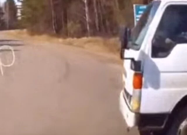  В Иркутске грузовик выезжал со второстепенной и попал в ДТП