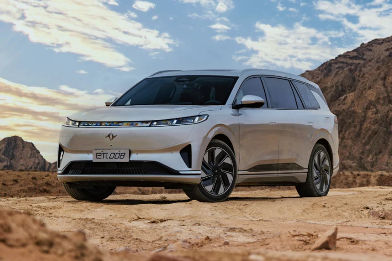 Представлен большой кроссовер e&pi; 008 от Dongfeng, ждём в России