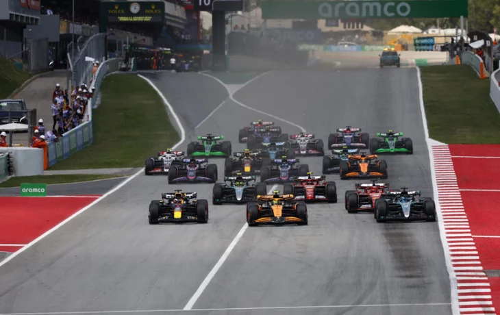 &laquo;У них нет слабостей&raquo;. Карлос Сайнс назвал сильнейшую машину в пелотоне