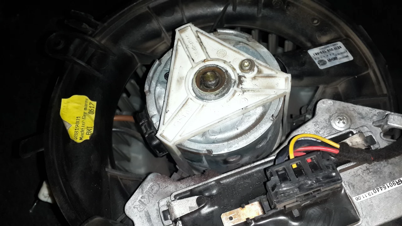 Замена вентилятора печки W210