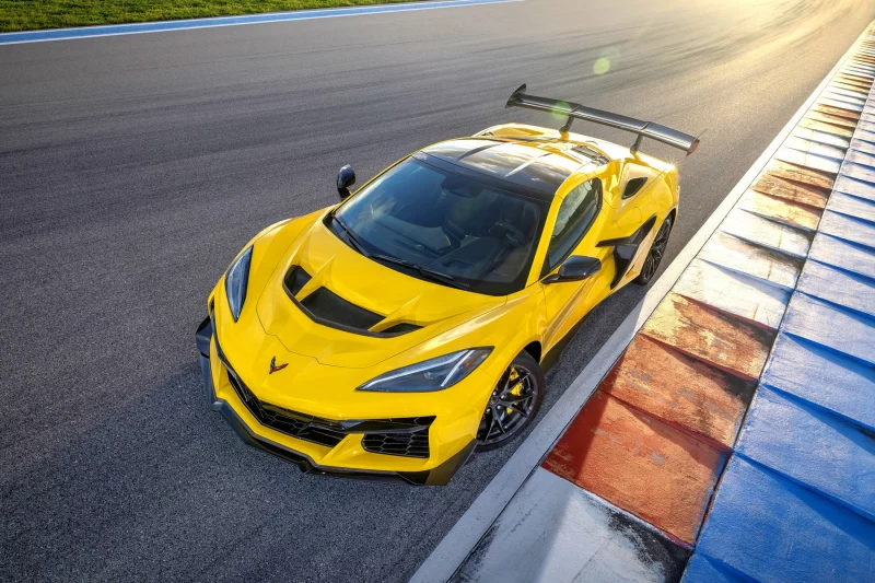 Суперкар Chevrolet Corvette ZR1 оказался мощнее, чем Lamborghini Revuelto