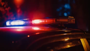  В Санкт-Петербурге водитель кроссовера подрезал седан и скрылся