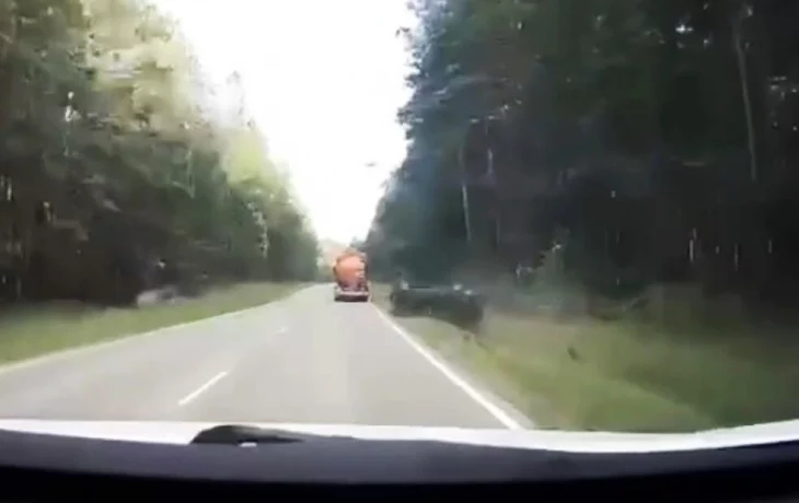  &laquo;Дернула рулем и оказалась в кювете&raquo;: женщина и её сын пострадали в ДТП в Иркутской области