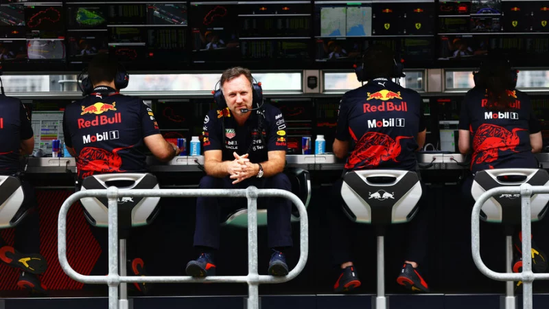 Кристиан Хорнер приехал на шейкдаун и посетит презентацию RB20