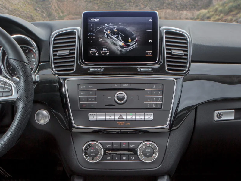 COMMAND Mercedes GLE