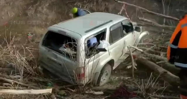  Во время соревнований во Владивостоке внедорожник опрокинулся и едва не придавил зрителей