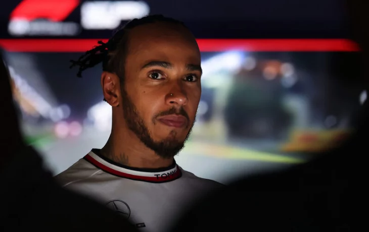 &laquo;Всё то же самое, третий год подряд!&raquo; Льюис Хэмилтон раскритиковал машину Mercedes