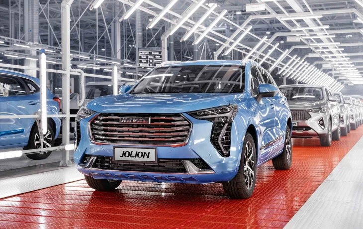 Доля китайских брендов достигла 58% в предложении новых автомобилей в 2023 году