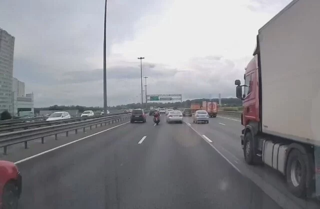  Мотоциклист пострадал в результате ДТП на КАД