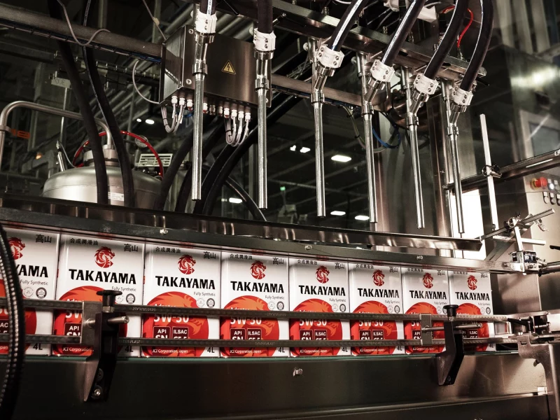 Takayama расширяет портфель допусков и одобрений на масла российской линейки