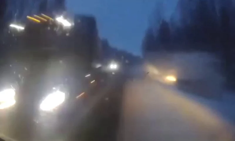  Две женщины разбились на трассе в Ленинградской области