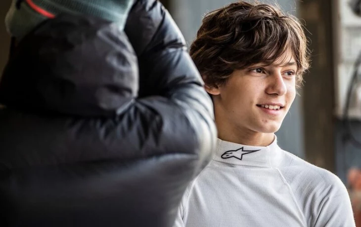 Тото Вольф прокомментировал провал Кими Антонелли в первой гонке в Ф2