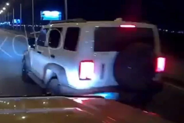  &laquo;Танкист сказал, что я ему мешал быстро ехать&raquo;: два автомобиля столкнулись из-за дорожного конфл