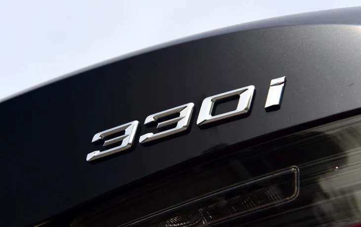 BMW уберёт букву &laquo;i&raquo; из обозначения бензиновых моделей и закрепит за электромобилями