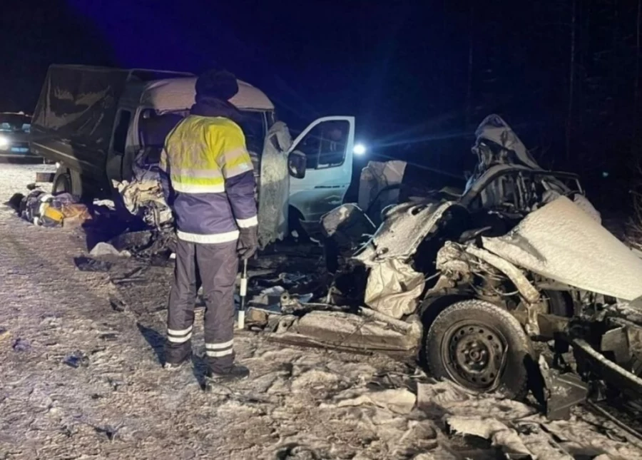 &amp;#171;Смяло как консервные банки&amp;#187;: пятеро погибли в лобовом столкновении автомобилей на Урале