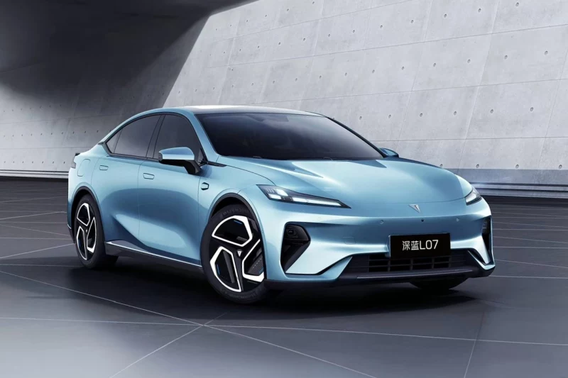 Changan и Huawei готовят ещё одну интеллектуальную новинку &mdash; лифтбек Deepal L07