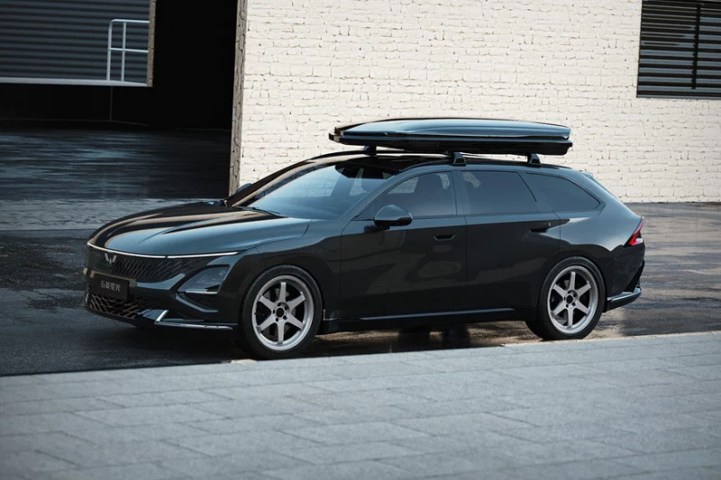 GM и SAIC дразнят публику стильным универсалом