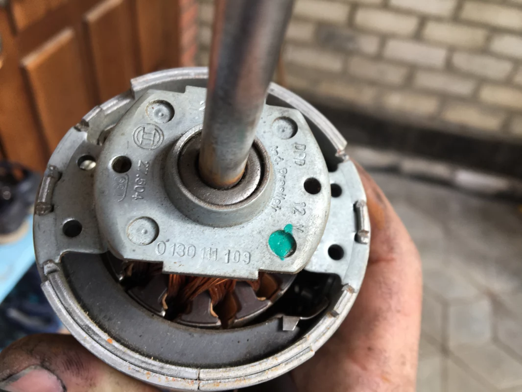 Ремонт электромотора Bosch CPB 12v 27.704 0130063023 от вентилятора печки на МВ 190 83 г/в.