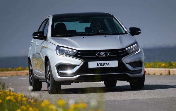 Lada Vesta вернула себе круиз-контроль и подорожала