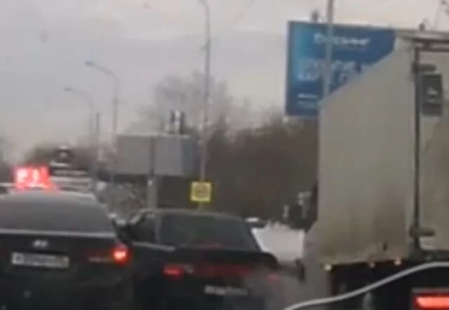  В Тюмени водитель &laquo;десятки&raquo; перестраивался в правую полосу и столкнулся с &laquo;Газелью&raquo;