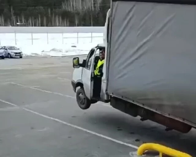  Случай на разгрузке — когда земля уходит из под ног