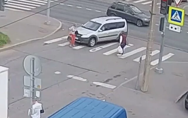  ДТП в Красном Селе: водитель &laquo;Ларгуса&raquo; сбил переходившую дорогу женщину