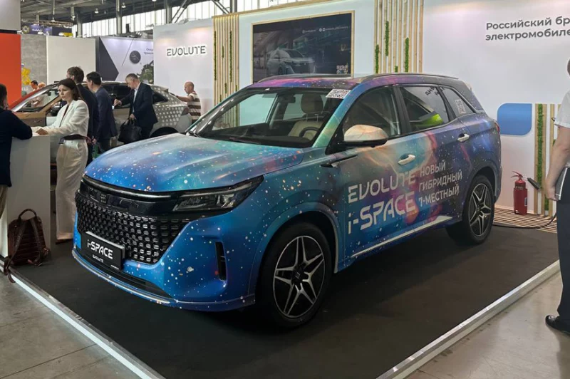 На российском заводе стартовало производство гибридного кроссовера Evolute i-Space