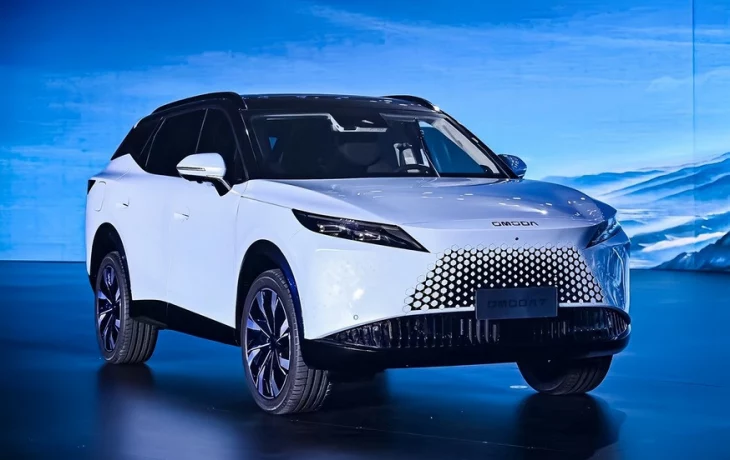 Представлен кроссовер Omoda C7, на подходе ещё несколько новинок