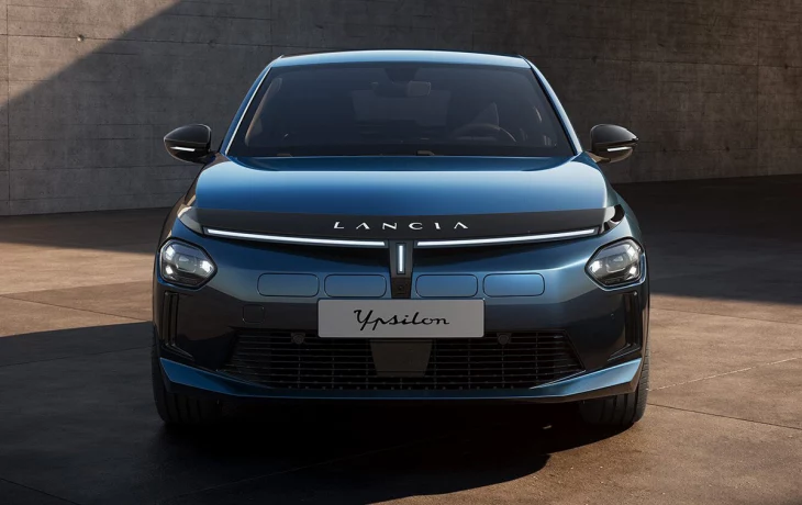 Lancia показала новый хэтчбек Ypsilon с запасом хода до 403 км на одной зарядке