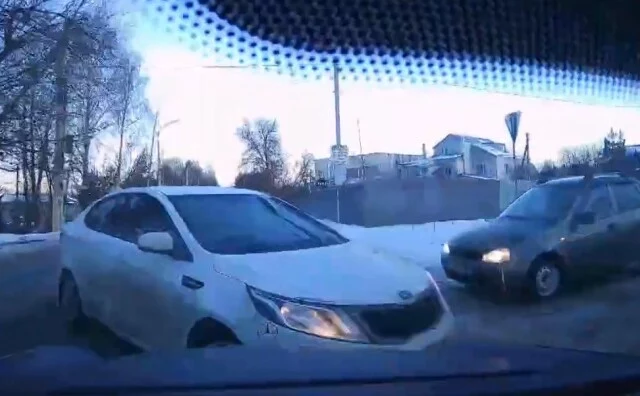  ДТП на улице Царёв Брод в Орле: Kia Rio при повороте не пропустил встречную машину