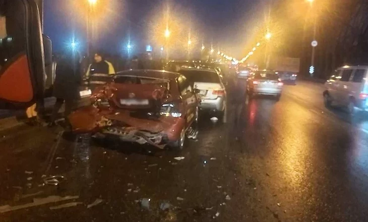 Шесть машин столкнулись на МКАД