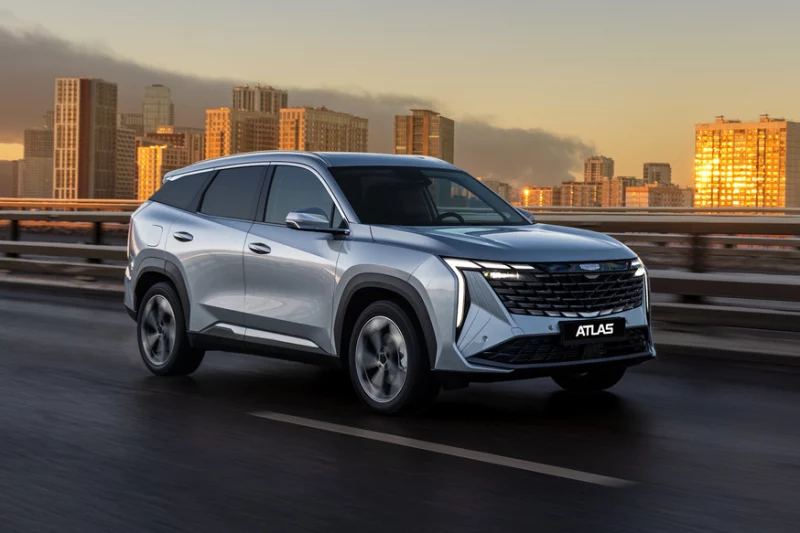 Новый Geely Atlas стартует в России: более мощный мотор и богатые комплектации