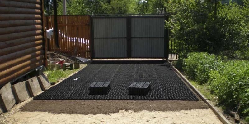 Надежный фундамент для автомобильной парковки на даче