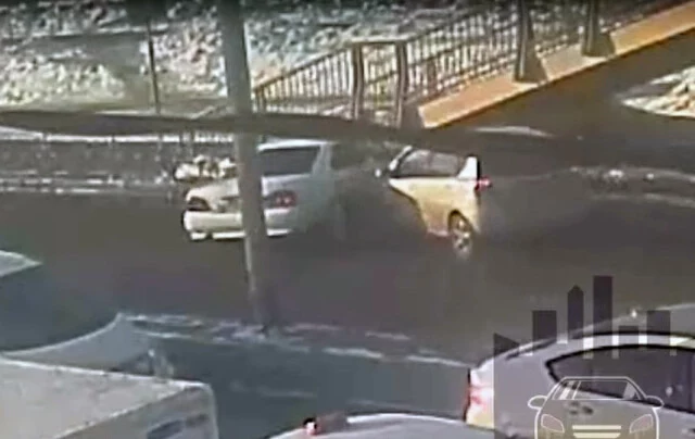  В Красноярске водитель иномарки решил подрифтовать на дороге и попал в ДТП